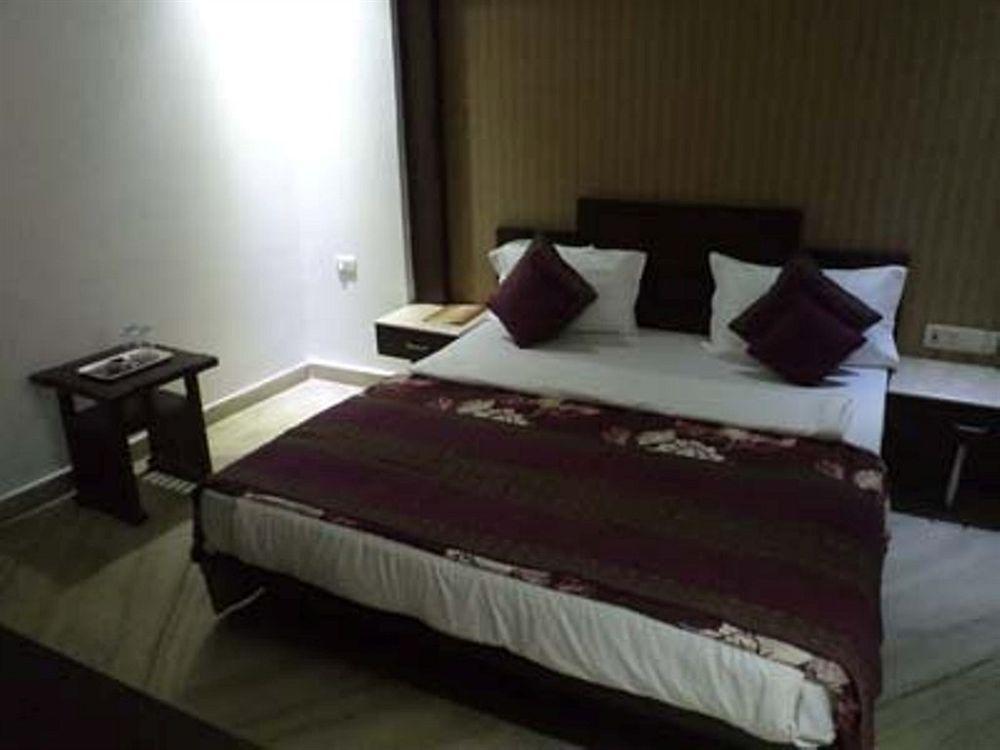 Jp Inn Hotel Νέο Δελχί Εξωτερικό φωτογραφία